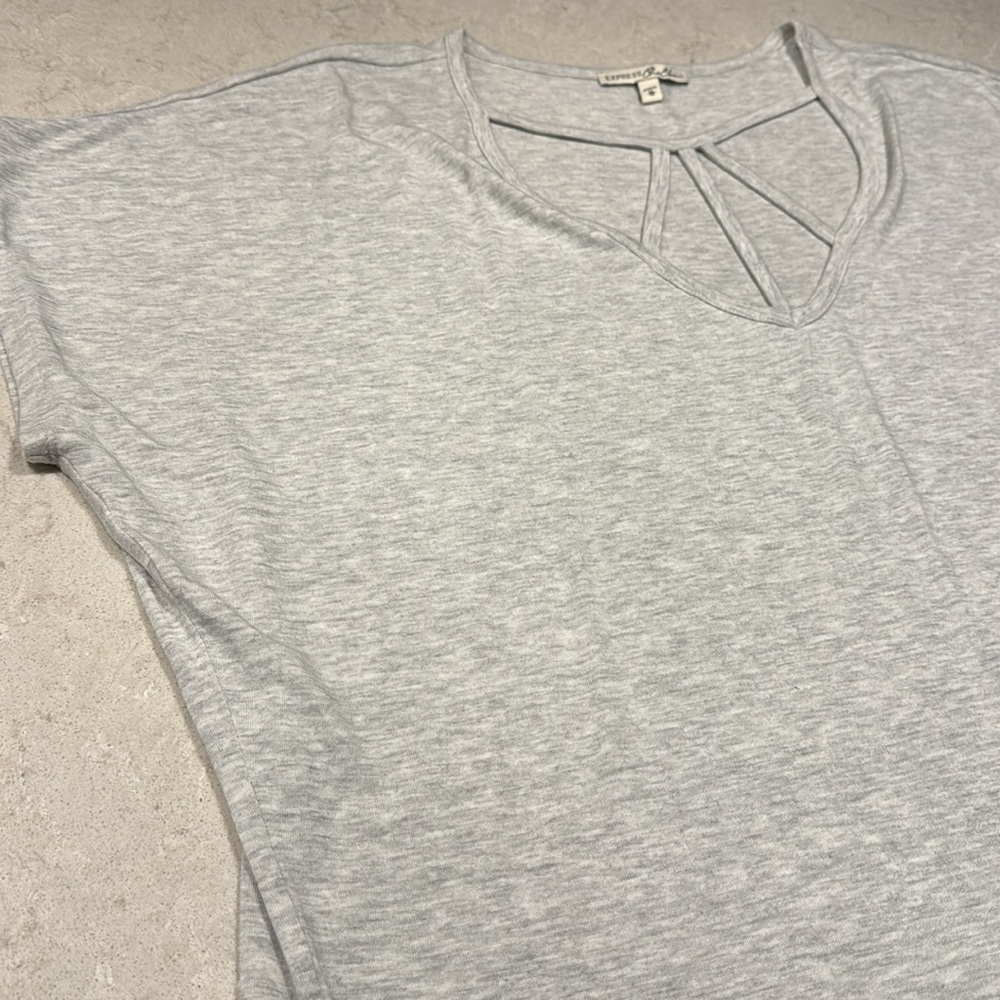 🧡 EXPRESS STRAPPY V-NECK - Picture 2 of 3